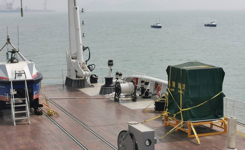 国家基金委重大科研仪器项目相关专家考察"珠海云"并观摩无人船集群演